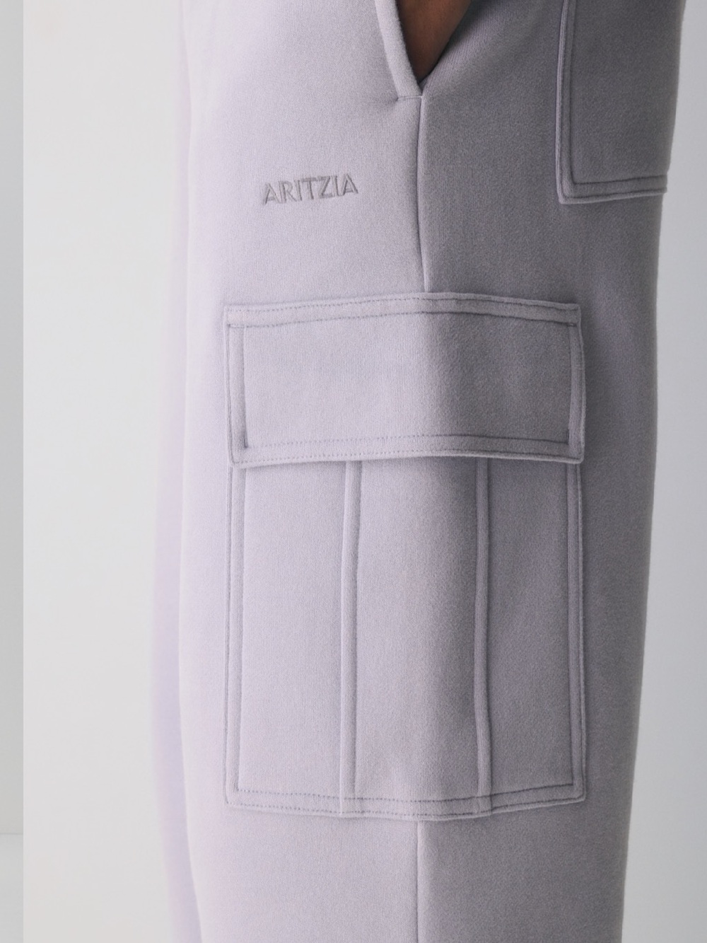 Aritzia Cozy Sweatfleece Mega Cargo™ Sweatpant in Lilac - Picture 3 of 14